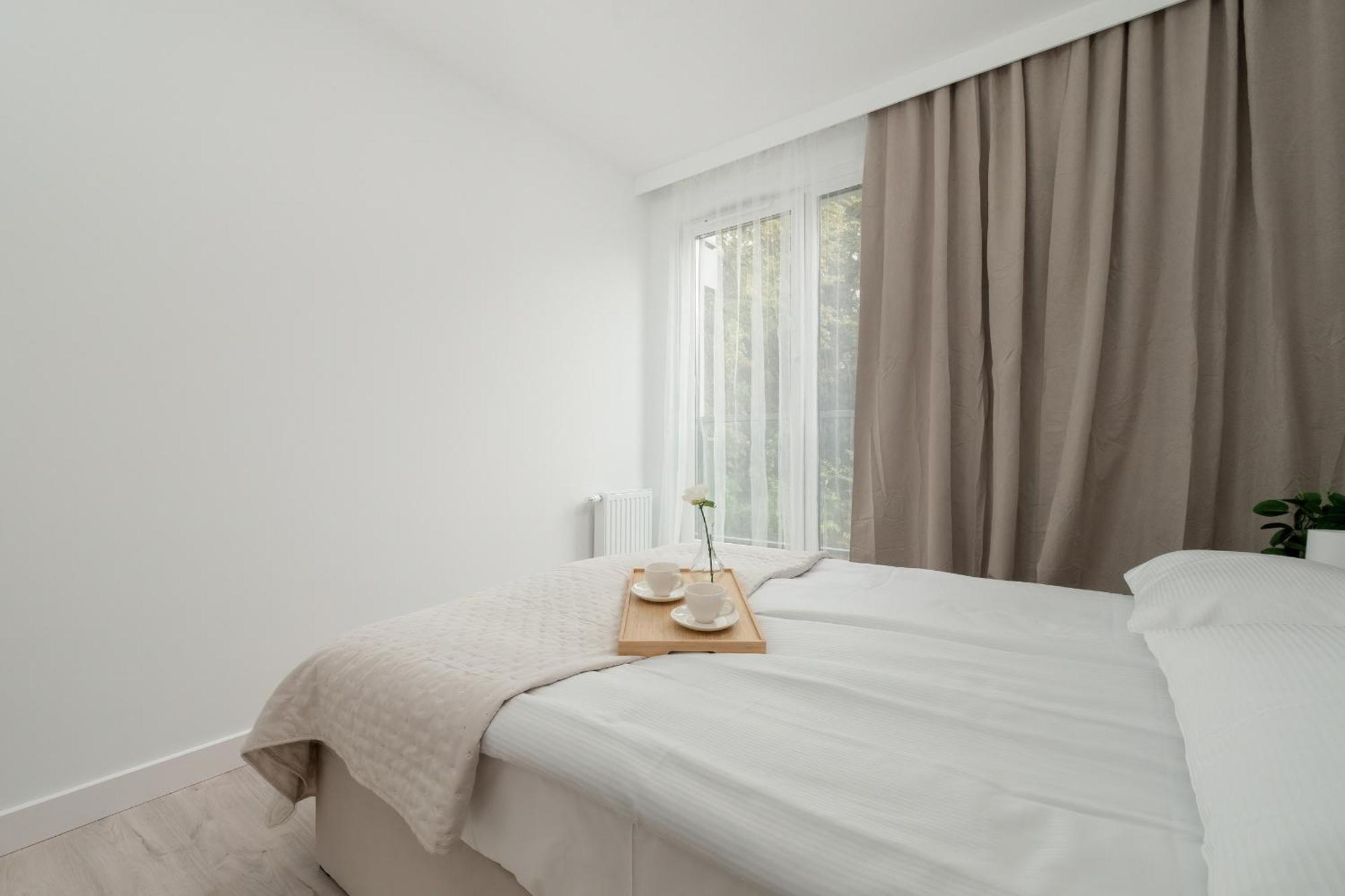 Exceptional Apartment With Parking By Noclegi Renters Katowice Exteriör bild